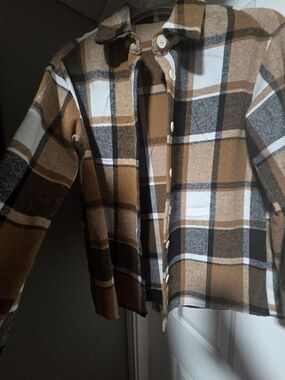 SHEIN Black, Camel & White Plaid Button Jacket